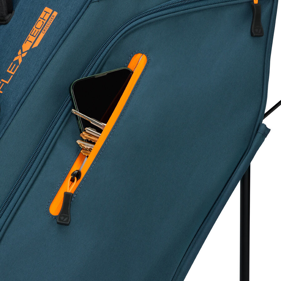 TaylorMade Flextech Crossover Stand Bag