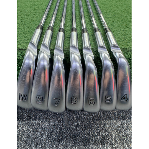 Immaculate Used Ping i525 Golf Irons